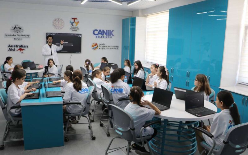 Samsun’da 3 bin kız öğrenci yapay zeka eğitimi alacak