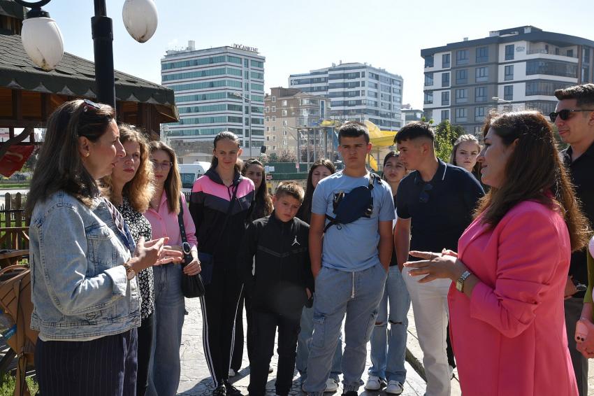ÖĞRENCİLERE LAVANTA TOHUMU