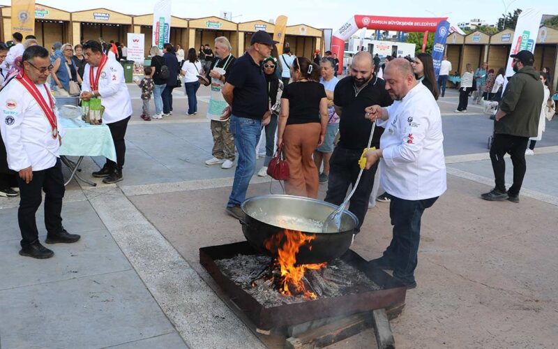 Samsun’da Ot Festivali Başladı: Isırganlı Dondurma İlgi Gördü
