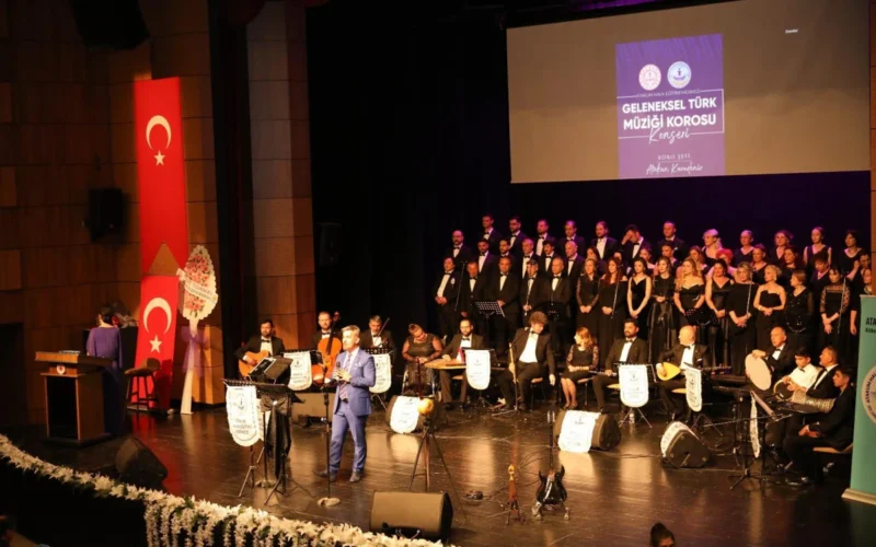 ATAKUM’DA SANAT DOLU GECE: HEM NOTALAR KONUŞTU, HEM DUYGULAR