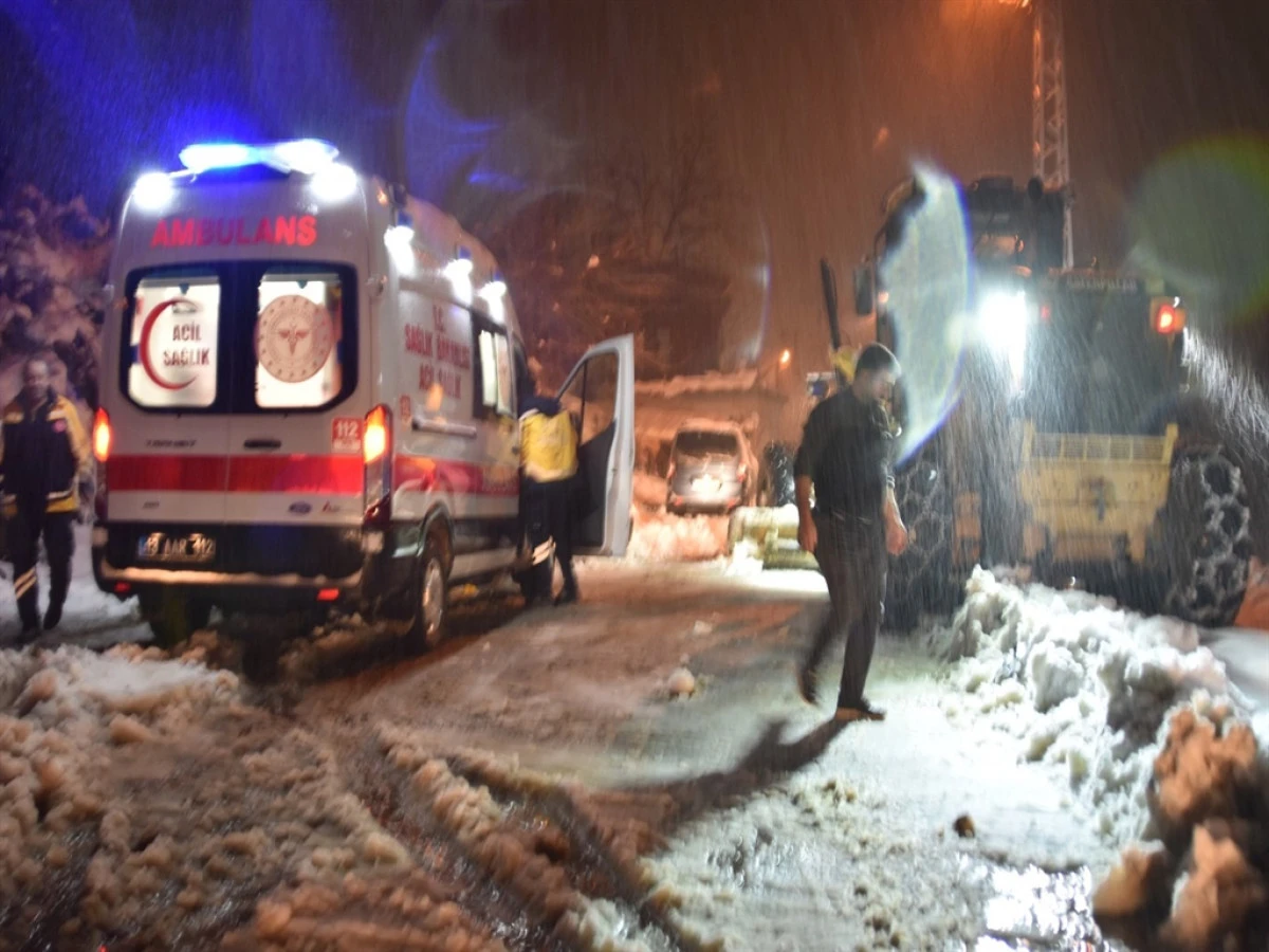 Bitlis’te Karla Zaman Yarışı: 7 Aylık Melisa Bebek Hastaneye Yetiştirildi