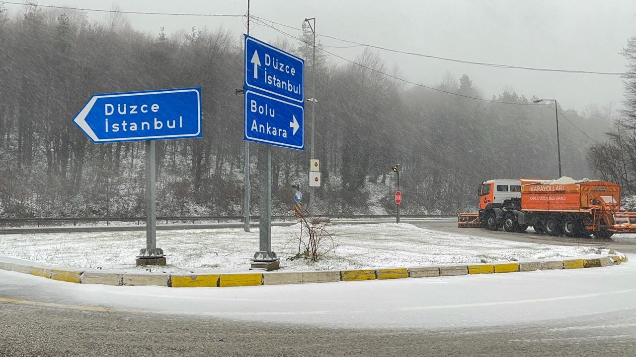 Bolu Dağı'nda kar yağışı etkili oldu