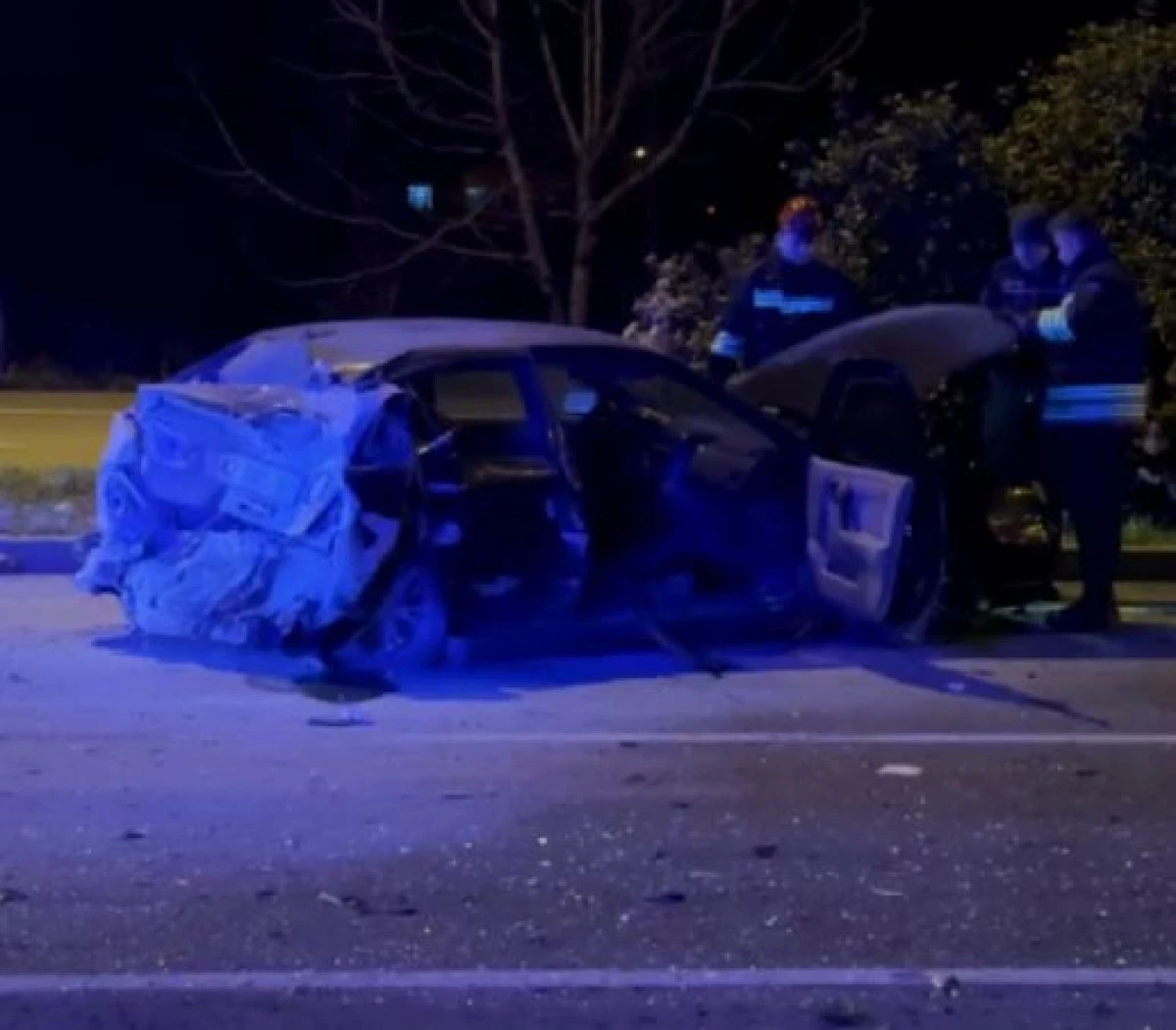 Samsun'da yoldan çıkıp karşı şeride geçen otomobil ile TIR çarpıştı; 2 yaralı