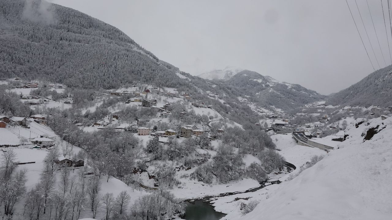 Zigana Dağı beyaza büründü