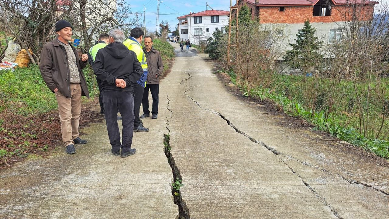 Ordu Valisi Erol, heyelan bölgesinde incelemelerde bulundu