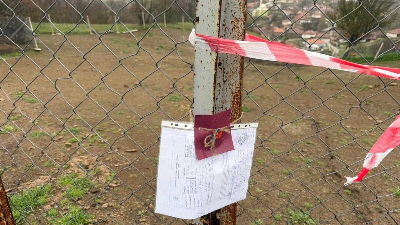 Çorum'da tapusuz arazideki ev ve hayvanların bulunduğu ahır mühürlendi
