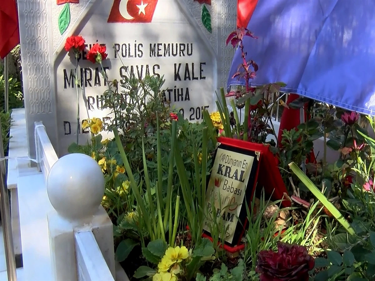 Şehit Polisin Kabrindeki O Detay Duygulandırdı