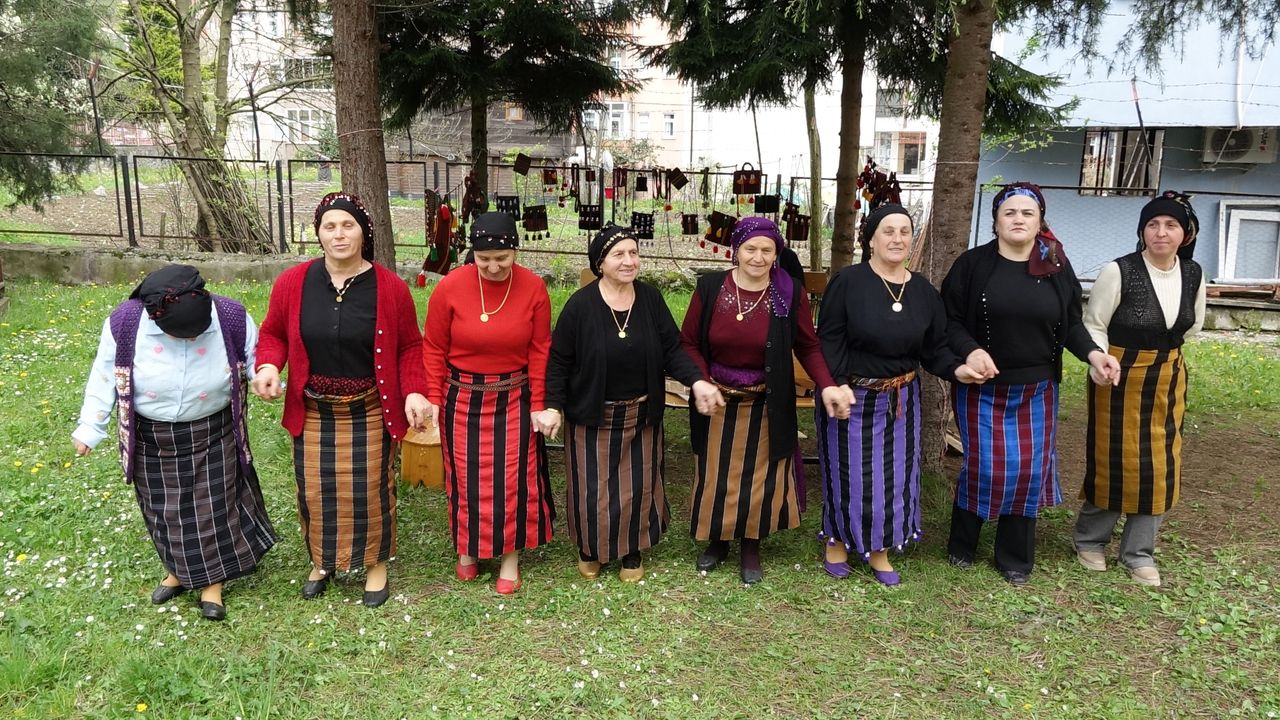 'Altın kızlar' dayanışması; türkülerle dokunan 'dastar'a horonlu tanıtım/Ek fotoğraflar