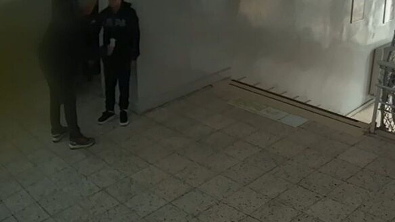 Soluk borusuna yemek kaçan öğrenciyi öğretmeni Heimlich manevrası ile kurtardı