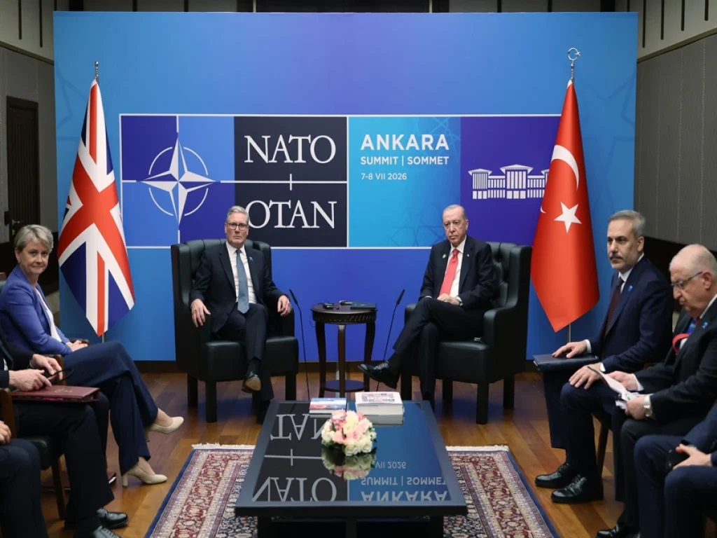 Cumhurbaşkanı Erdoğan, Birleşik Krallık Başbakanı Starmer’i kabul etti