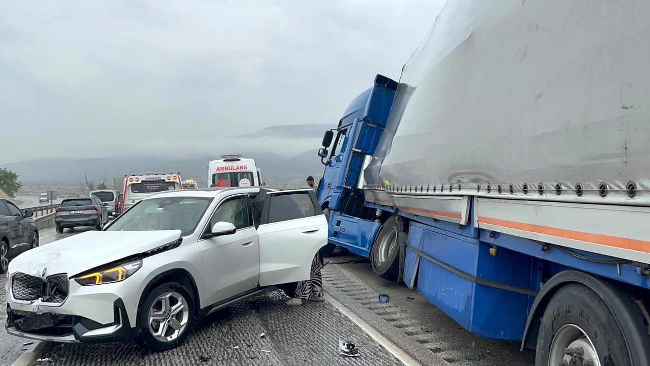Kastamonu'da 3 ayrı zincirleme kaza; 1 ölü, 12 yaralı