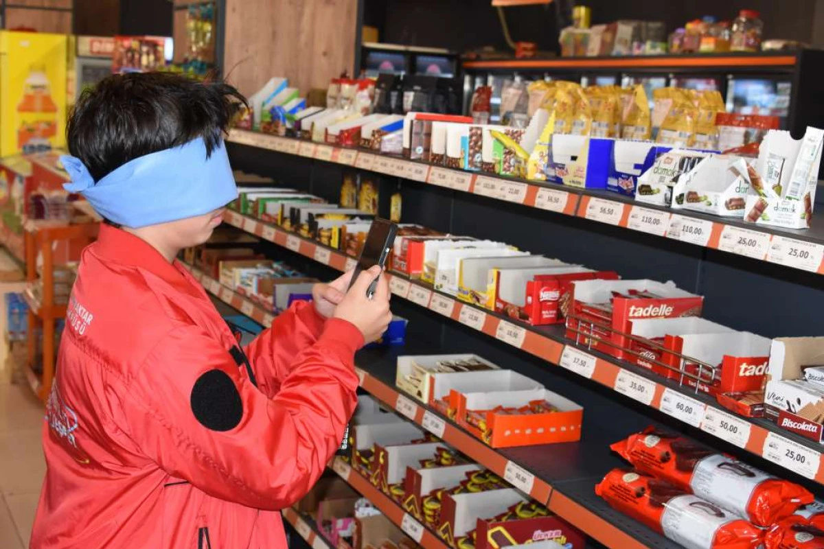 Kardeş 2 öğrenciden görme engellilerin alışverişini kolaylaştıracak uygulama; ‘Gözümsün’